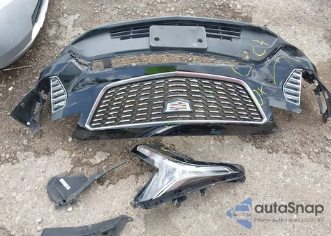 2022 Cadillac Xt4 Fwd Luxury z USA, uszkodzony, nr VIN 1GYAZAR43NF132092